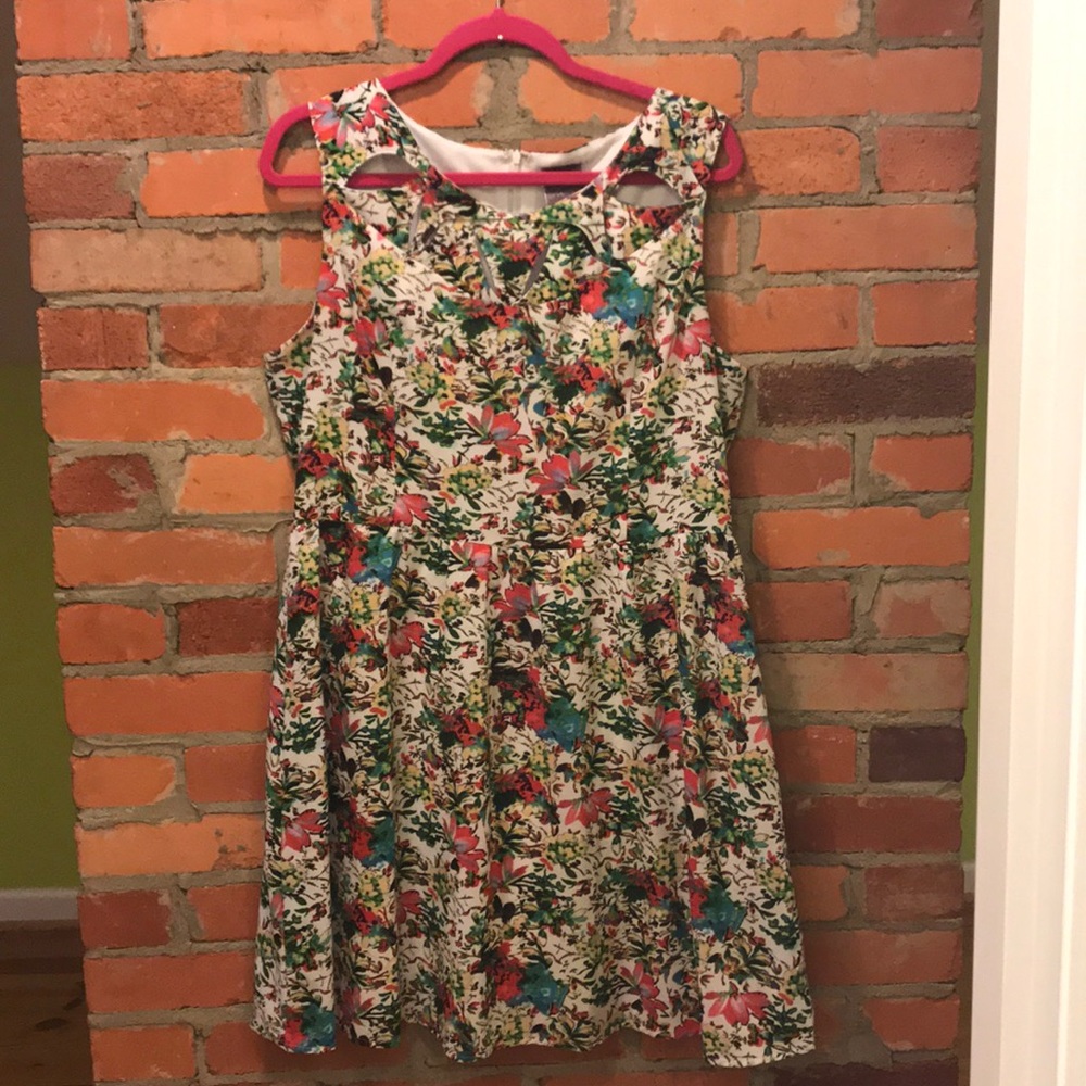 Keyhole floral party dress